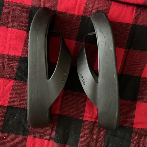 Crocs high black slides / slippers size 8 - Picture 2 of 4